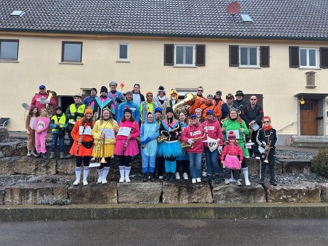 Auch dieses Jahr machten sich die Eiersammler auf den Weg durch Dornstadt, um am Faschingsdienstag dem Dorf ein Ständchen zu bringen.
